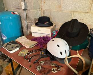 Horse related / riding items