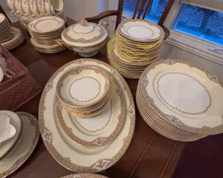 Many sets of beautiful china