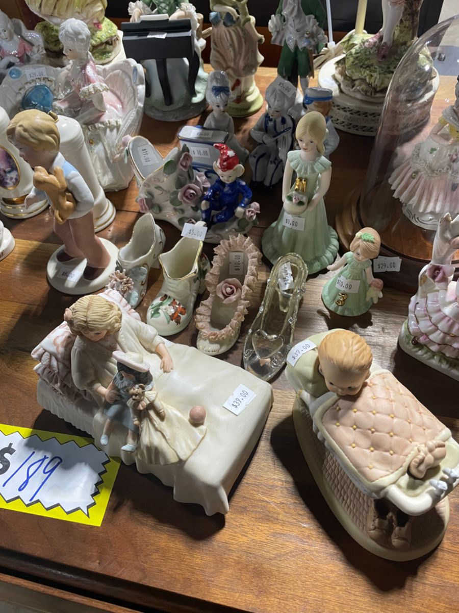 Diamond Estate Sale & Antiques in Kansas City, MO starts on 12/14/2023