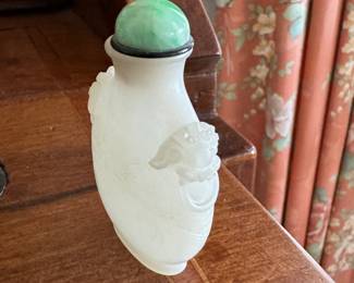 Antique White Jade Snuff Bottle. Photo 2 of 3.
