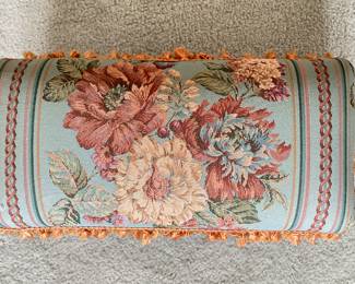Foot Rest / Ottoman. Measures 20" x 10" x 10" H. Photo 2 of 2.