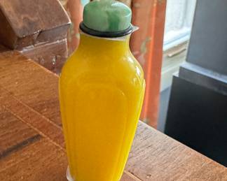 Peking Glass Yellow Snuff Bottle.