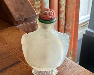 Antique White Jade Snuff Bottle. Photo 2 of 3.