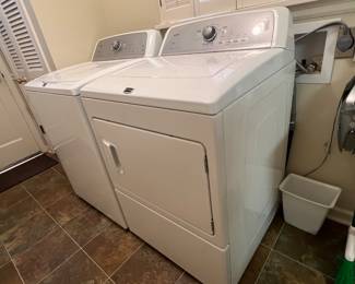 MAYTAG BRAVO WASHER AND ELECTRIC DRYER SET