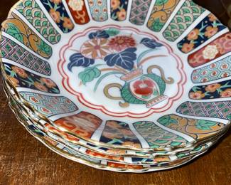 Set of Four Imari Style Chinoiserie Bowls