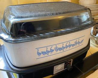 West Bend 4 Qt Slow Cooker Set with Geese Pattern