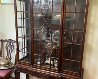 French Style Dark Wood Curio Cabinet/Hutch