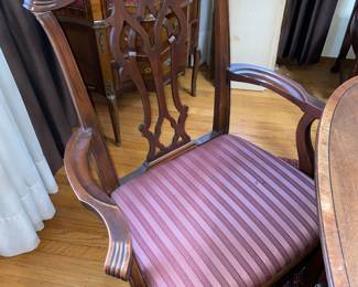 Oval Dining Table with 6 Chippendale Dining Chairs