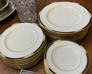 Lenox Presidential Collection Hancock Gold China Set
