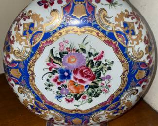 Round Porcelain Flat Jar/Vase with Floral Pattern
