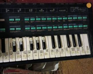 Yamaha Electronic Keyboard - DX100