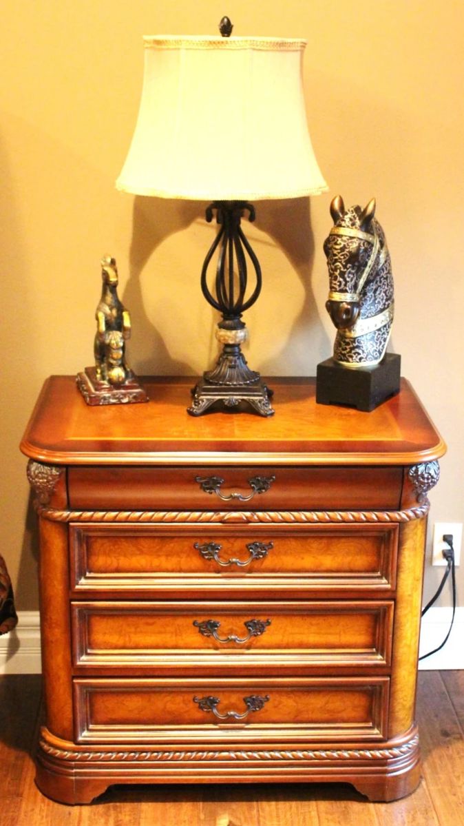 Beautiful Furniture and full house sale,... starts on 12/21/2023