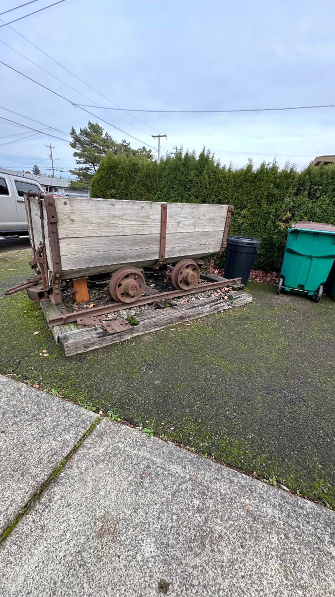 Wagon wheel estate in Newberg, OR starts on 12/15/2023