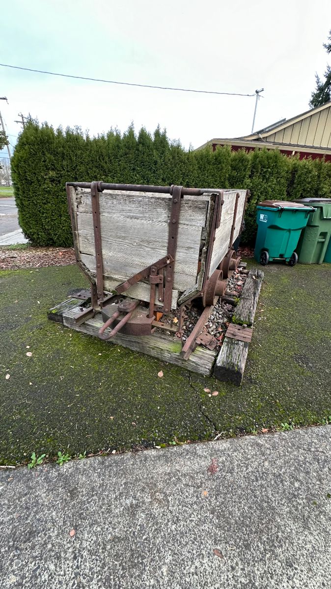 Wagon wheel estate in Newberg, OR starts on 12/15/2023