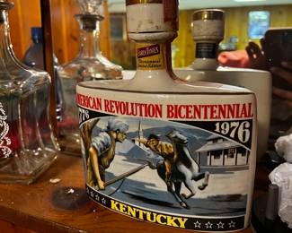1976 "Kentucky" Early Times American Revolution Bicentennial Edition 1776-1976 Whiskey Decanter.-$35