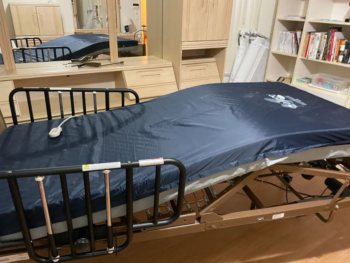 Hospital bed New 