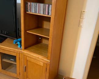 This entertainment center has 3 pc's