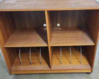 FTH433 - Bookshelf/Utility Storage