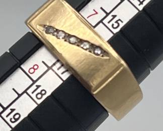 FTH703-14k Gold And Diamond Ring