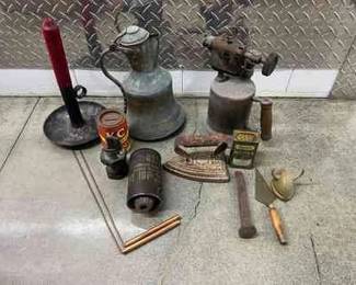 FTH269- Vintage Decorative Artifacts 