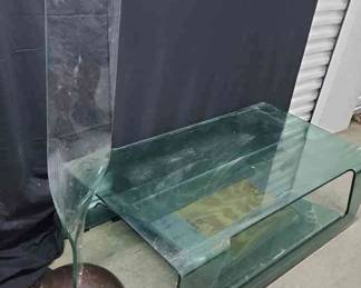 FTH308 - Greenglass Coffee Table And Scuplture