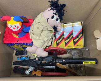 FTH296- Assorted Vintage Toys