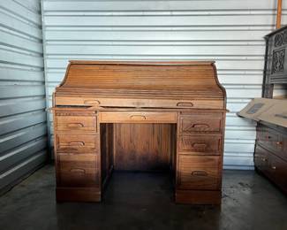 FTH370- Vintage Roll Top Desk