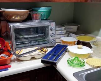 Vintage Corning Ware ‘Butterscotch’ , Uranium Green Depression Glass Citrus Juicer Reamer, Vernonware Kiln Pottery …