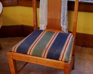 Set of 4 T-back chairs