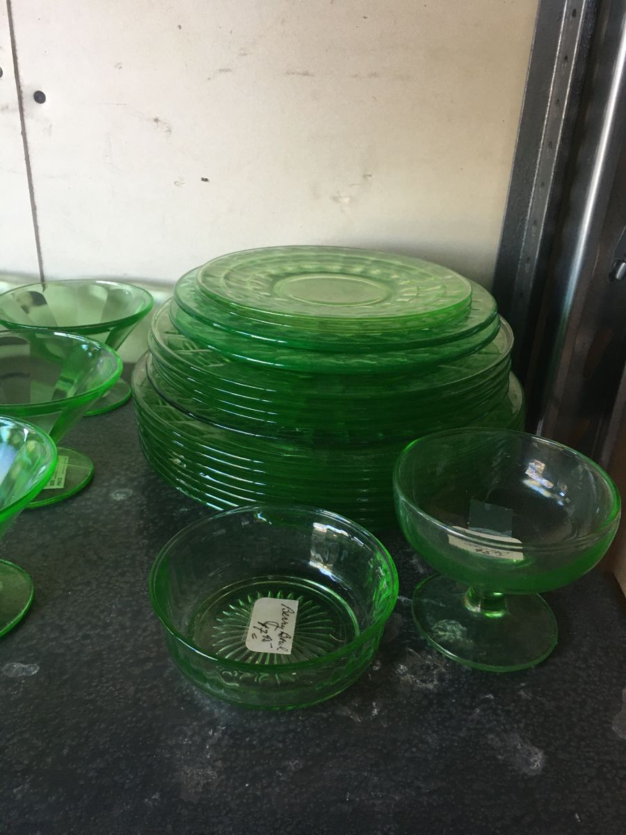 TOP HAT ESTATE SALES Vaseline Glass CRAFTS... starts on 12/16/2023