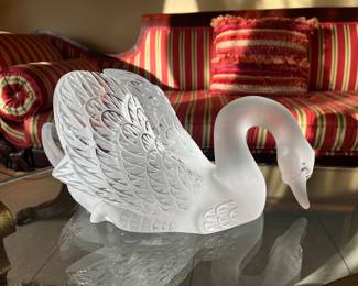 Large Lalique France Swan Crystal Sculpture 