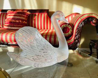 Large Lalique France Swan Crystal Sculpture 