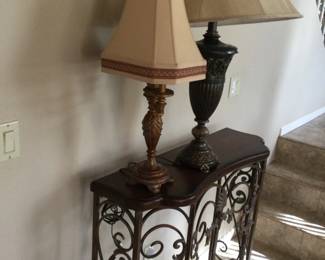 Decorative Entryway Table With Side Lamps