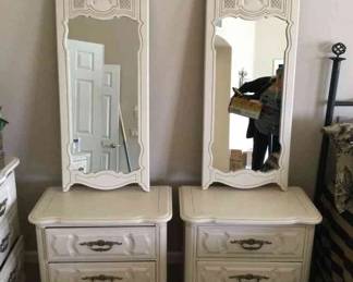  02 Mirrors And Nightstands