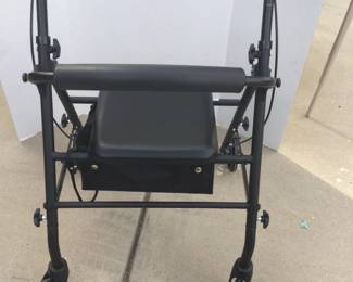 High Quality Walker With Storage Space