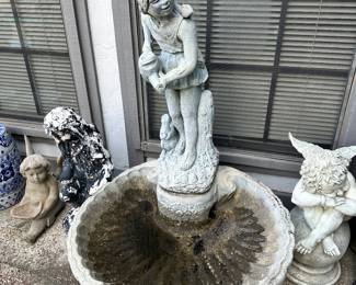 Fountain, Yard art