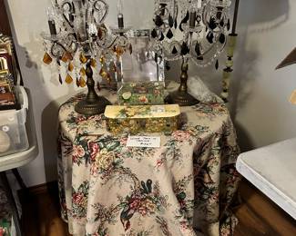 Wood Round Table, Crystal Lamps