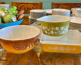 Vintage Pyrex Pieces