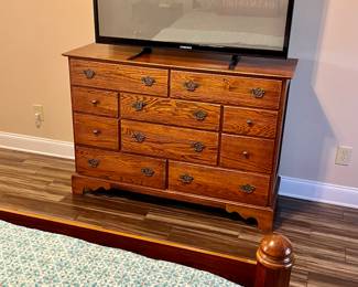 Matching oak chest of drawers