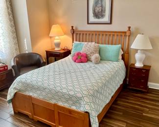 Thomasville East Hampton Queen Size Bed