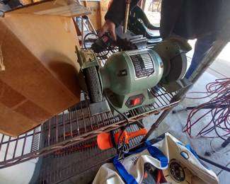Bench grinder