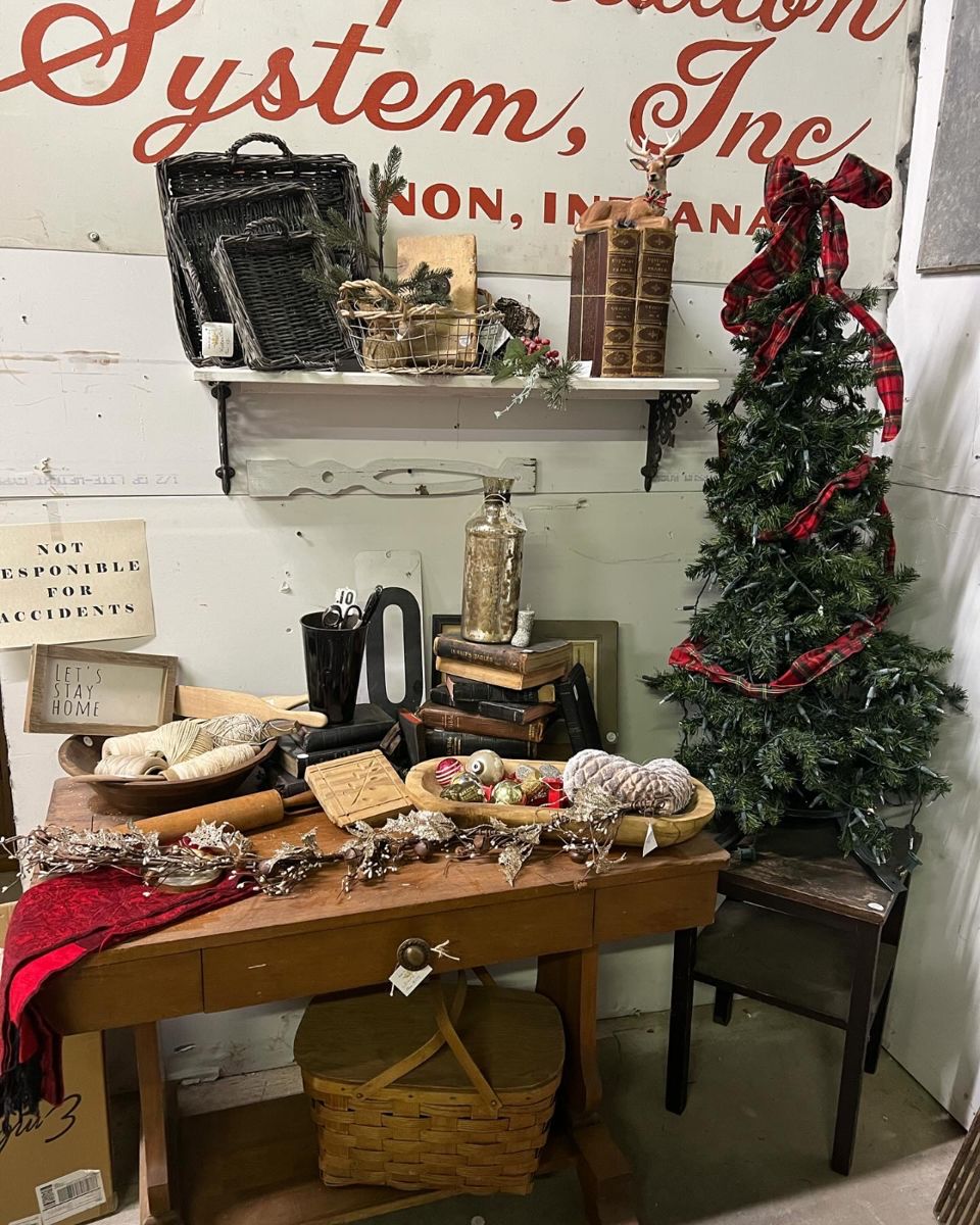 Huge 50 Everything vintage warehouse sale starts on 12/16/2023