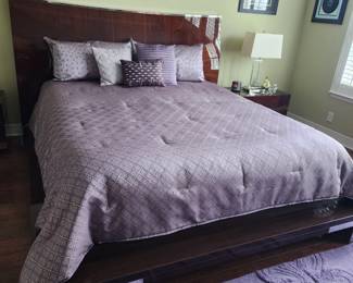 King size bet set 2 night stands, 2 tall dressers