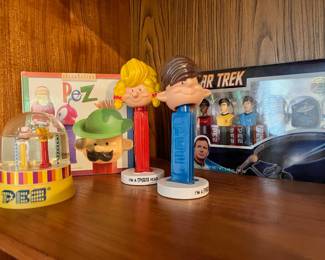 1999 Funko Wacky Wobbler "I'm a PEZ Head" Boy & Girl Dispenser, 2008 Star Trek Original Series Pez Collectors Set, Celebrating PEZ
by Susan Kahn, Nina Chertoff, PEZ Collectors Snow Dome - Ringmaster & Blue Elephant