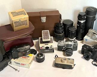 Polaroid Land Cameras SX70, 430,  J66 with 2 Cases, and More Vintage Cameras