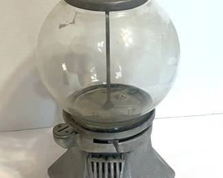  009 Antique Gumball Machine W Key