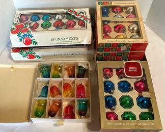  001 1967 Shiny Brites More Vintage Glass Ornaments 