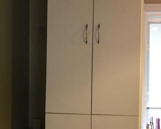 Storage cabinet