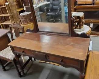 #5156 • Vanity Desk With Mirror