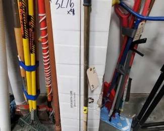 #3276 • 3 Packs of Natural Floors Hardwood Flooring and Scraper